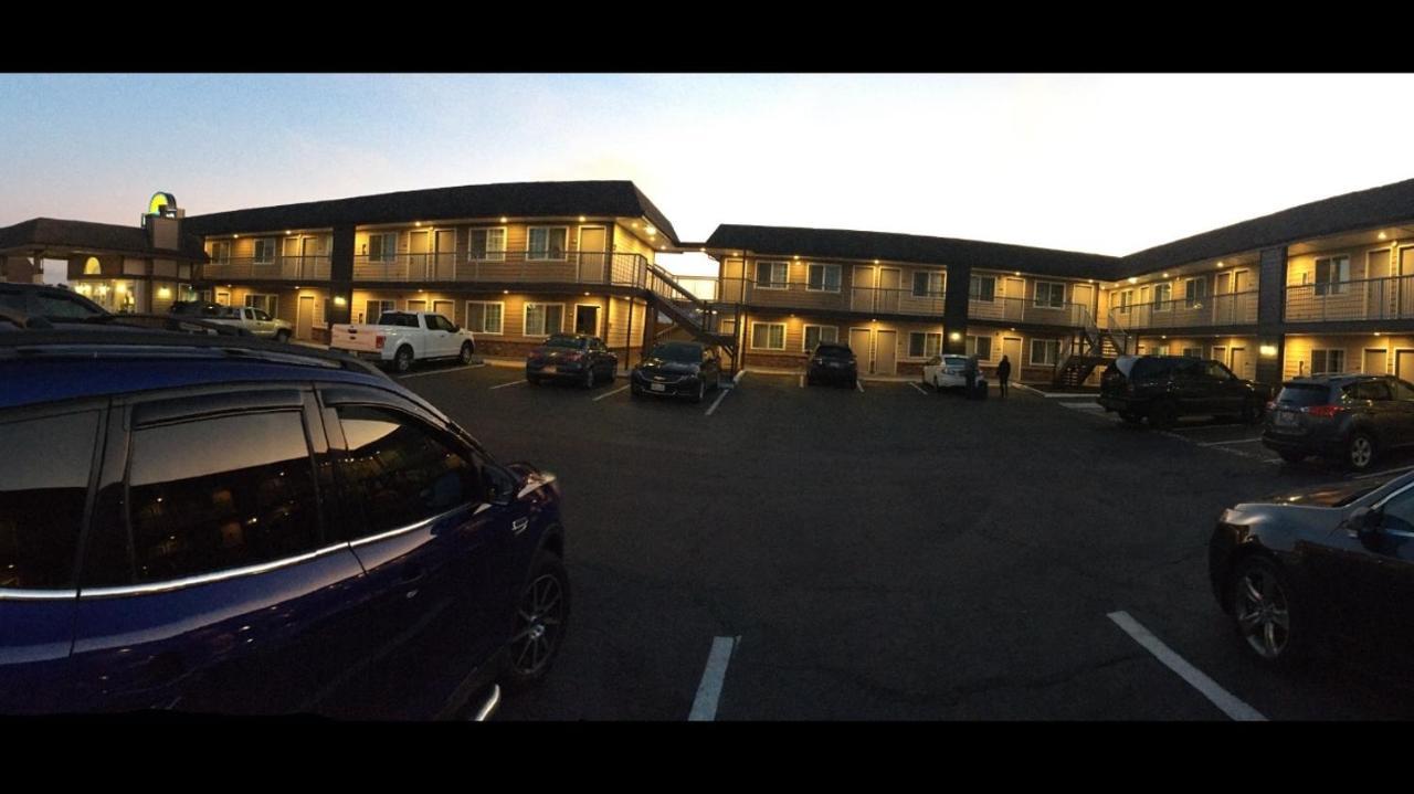 Days Inn By Wyndham Newport Or Εξωτερικό φωτογραφία