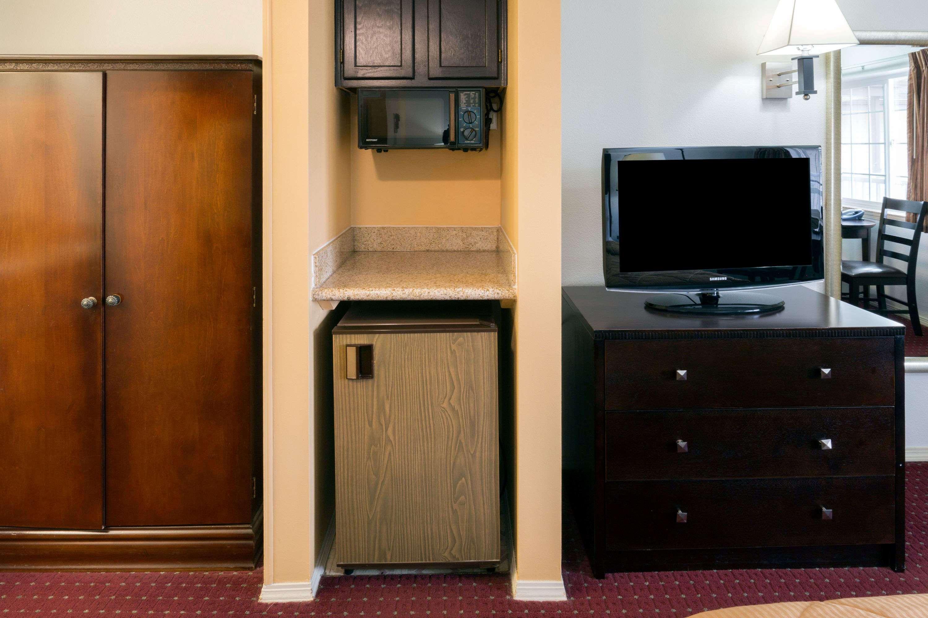 Days Inn By Wyndham Newport Or Εξωτερικό φωτογραφία