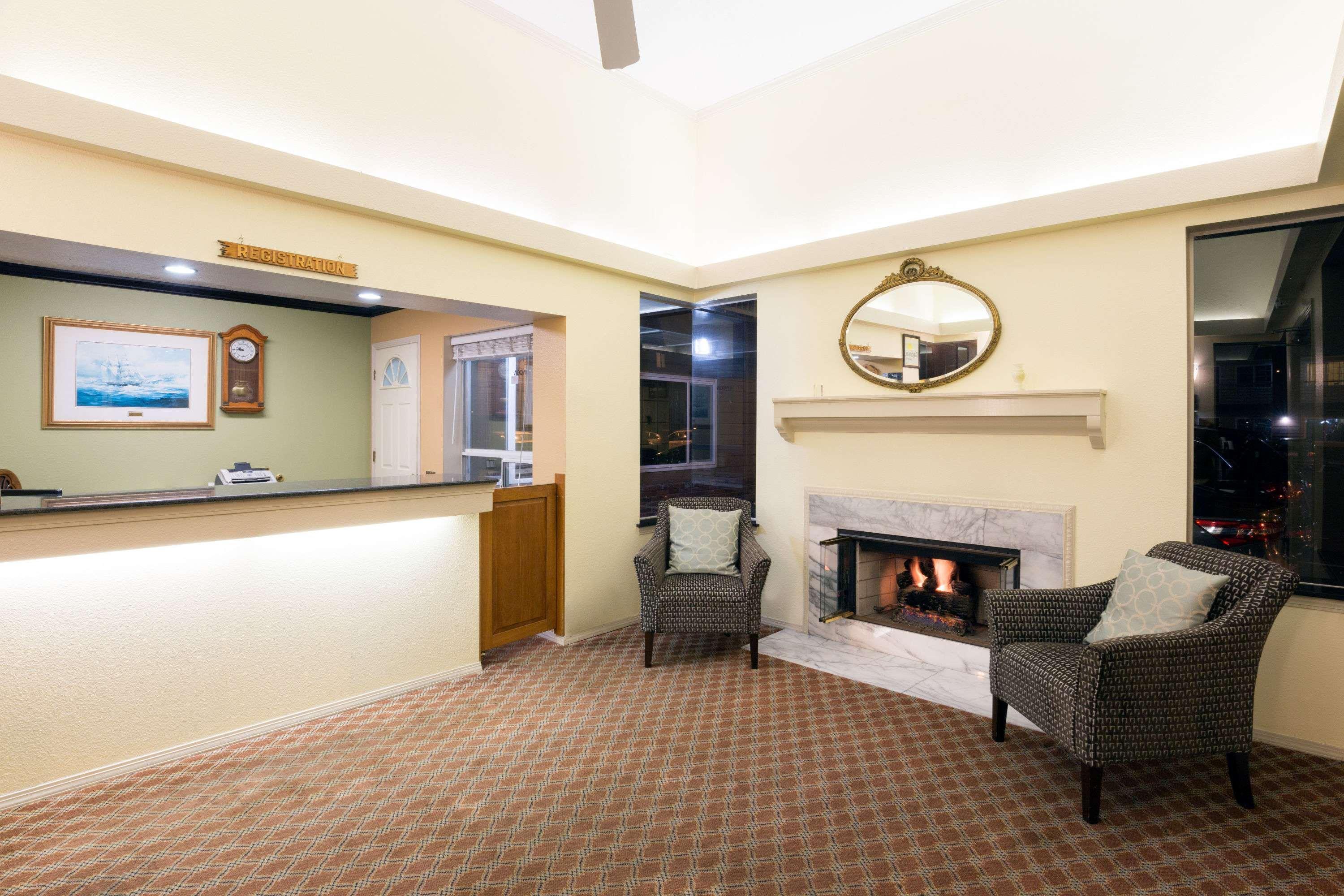 Days Inn By Wyndham Newport Or Εξωτερικό φωτογραφία