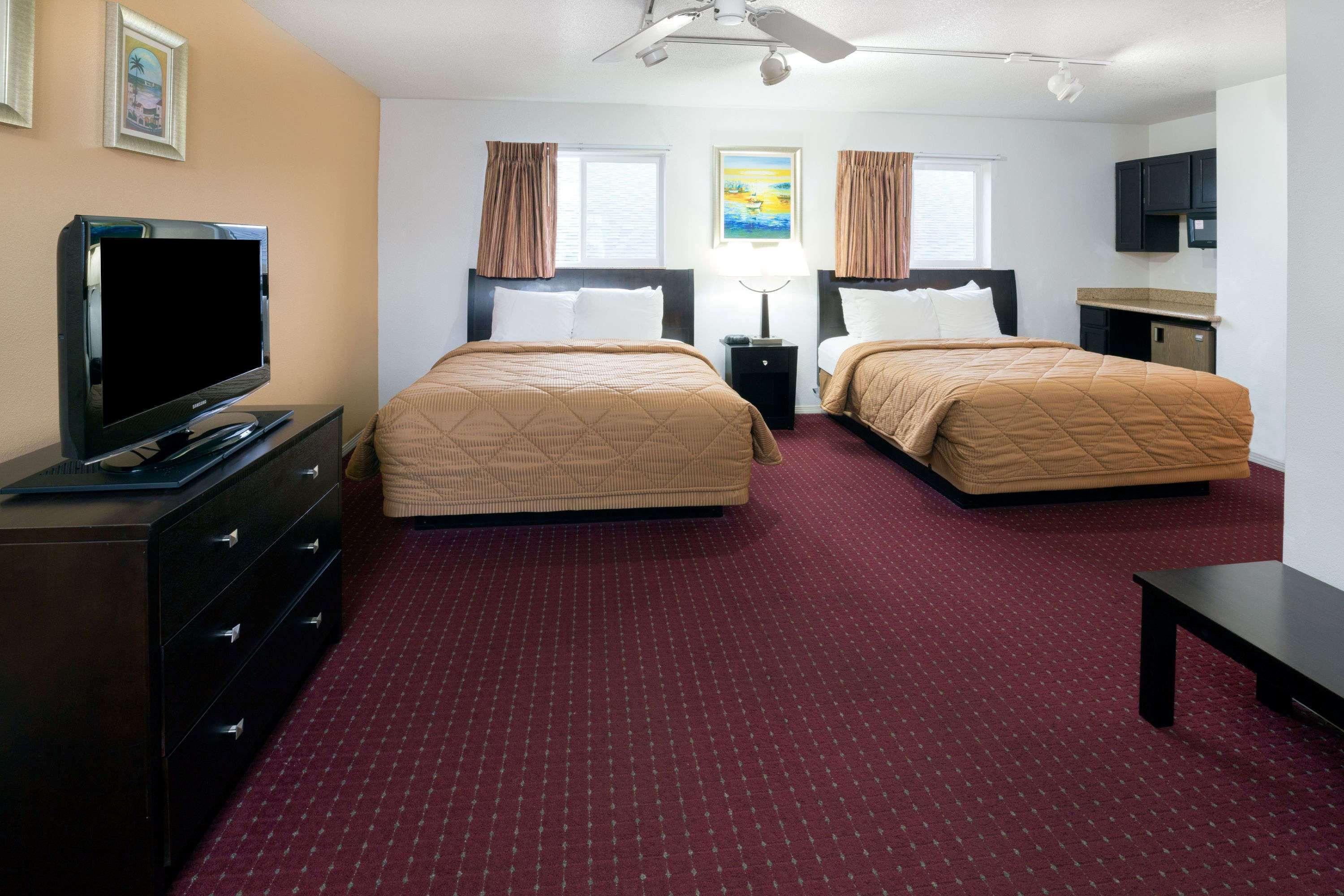 Days Inn By Wyndham Newport Or Εξωτερικό φωτογραφία