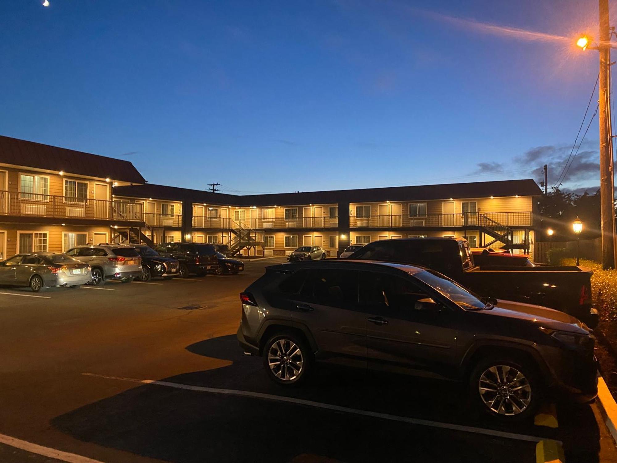 Days Inn By Wyndham Newport Or Εξωτερικό φωτογραφία
