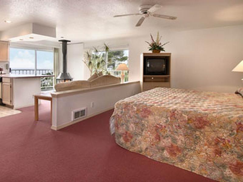 Days Inn By Wyndham Newport Or Δωμάτιο φωτογραφία