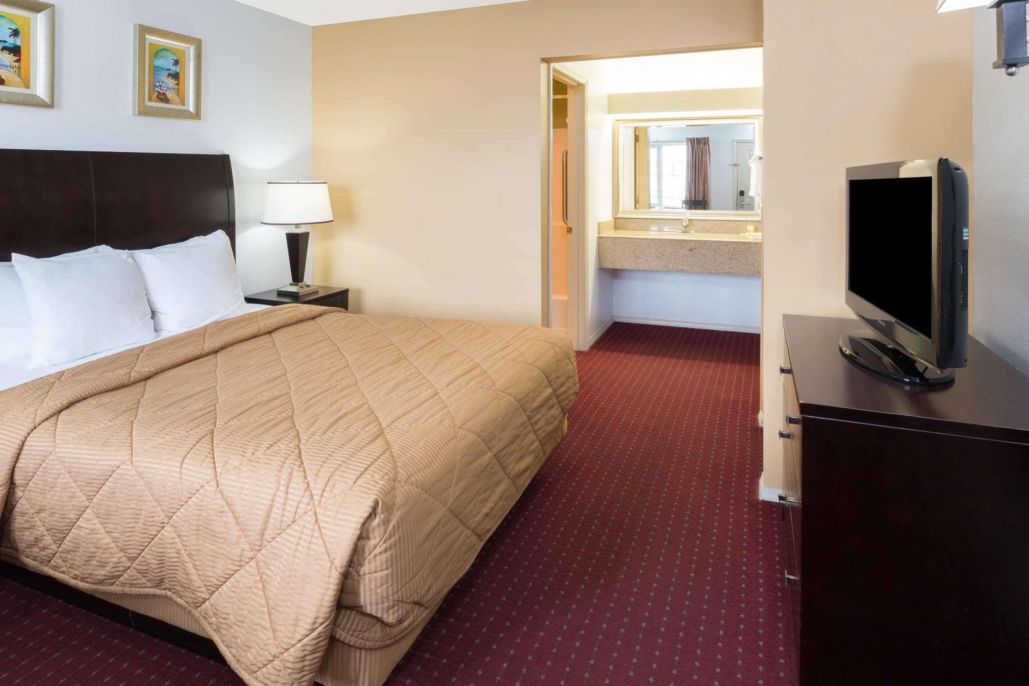 Days Inn By Wyndham Newport Or Εξωτερικό φωτογραφία