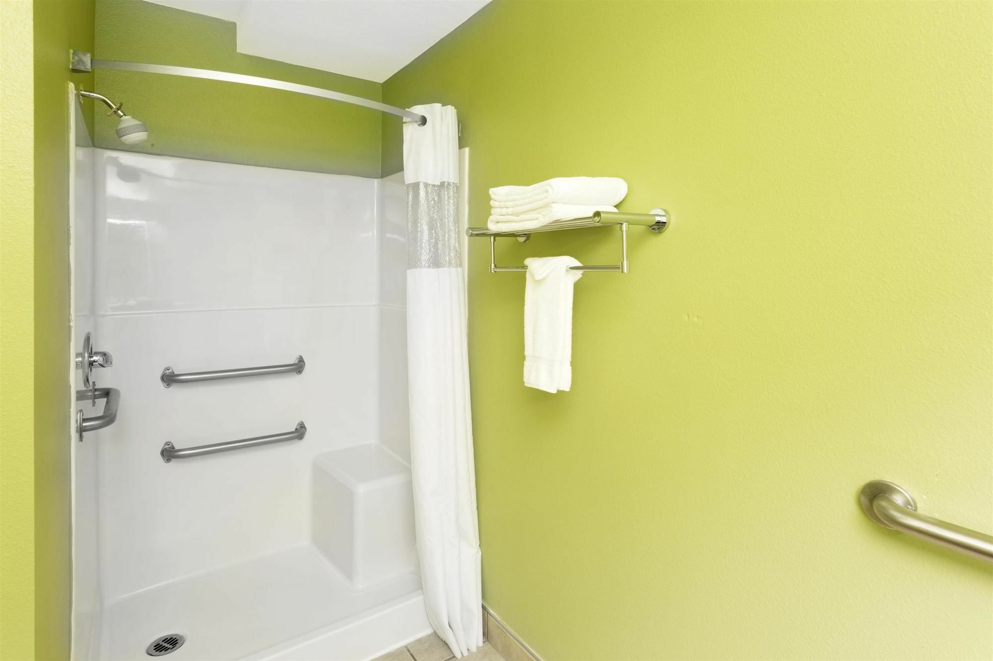 Days Inn By Wyndham Newport Or Εξωτερικό φωτογραφία